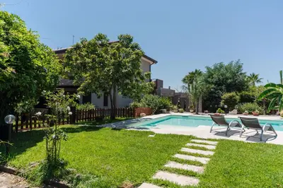 Piscina di Etnea Home with Pool by Wonderful Italy o nelle vicinanze