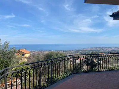 Paesaggio naturale nelle vicinanze della casa vacanze