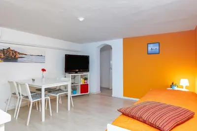 TV o dispositivi per l'intrattenimento presso GuestHost - Central apartment Caronda Mezzanine