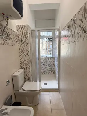 Bagno di De La Salle Apartment