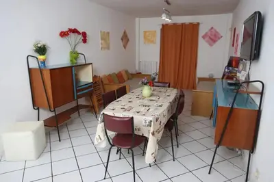 TV o dispositivi per l'intrattenimento presso Cozy Apartment in Lavinaio, 100 m², Garden View