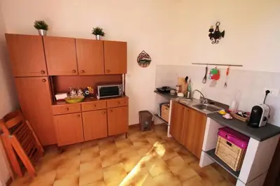 Cucina o angolo cottura di Charming Chalet with Terrace in Lavinaio – 32 m²