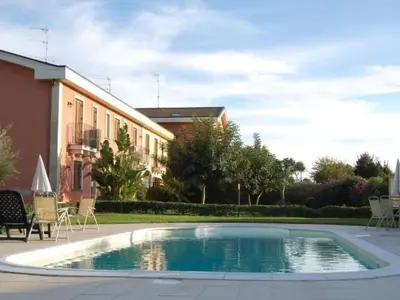 Piscina di Apartment Apartment mit Terrasse by Interhome o nelle vicinanze