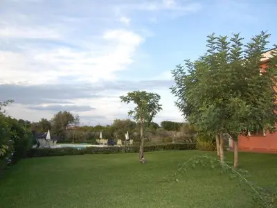 Giardino di Apartment Apartment mit Terrasse by Interhome
