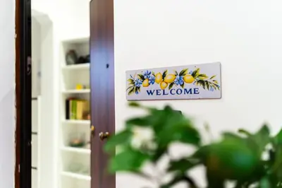 Certificato, attestato, insegna o altro documento esposto da Casa del Limone Lemonhousect