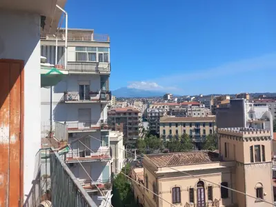 Vista generica su Catania o vista sulla città dall'interno dell'appartamento