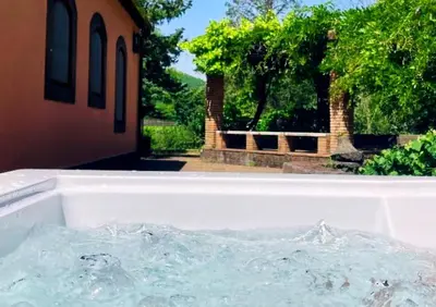 Piscina di Panoramic Villa with Jacuzzi - Relaxing Oasis on Etna o nelle vicinanze