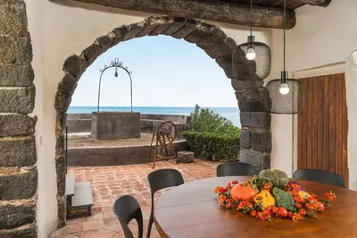 Paesaggio naturale nelle vicinanze della villa