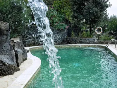 Piscina di Fontana del Cherubino o nelle vicinanze