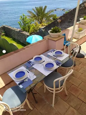 Vista generica sul mare o vista sul mare dall'interno della casa vacanze