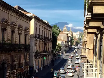 Vista generica su Catania o vista sulla città dall'interno dell'affittacamere