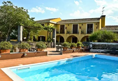 Piscina di La Terra Del Mezzo o nelle vicinanze