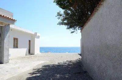 Vista generica sul mare o vista sul mare dall'interno dell'appartamento
