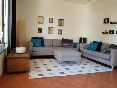 Area soggiorno di Villa Muse Holiday oasi sul mare di CapoMulini, Acireale - Sicilia, Italy Locazione Turistica