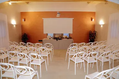 Zona business o sala conferenze di B&B Le Antiche Cisterne