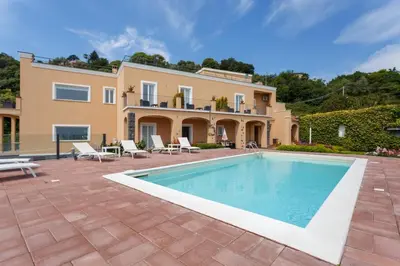 Piscina di B&B Villa Etelka o nelle vicinanze