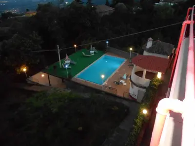 Piscina di Al Villino Sunset appartamento in villa con piscina o nelle vicinanze