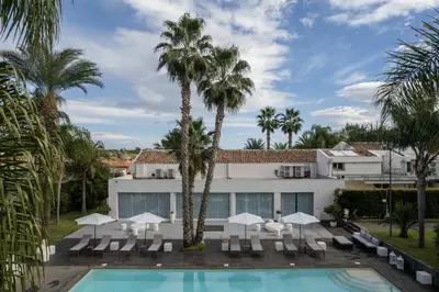Piscina di Villa Carlino House o nelle vicinanze