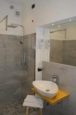 Bagno di UP&B Rooms Catania