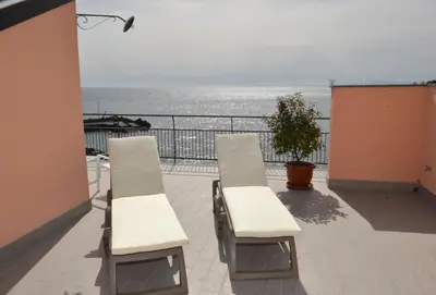 Vista generica sul mare o vista sul mare dall'interno della casa vacanze