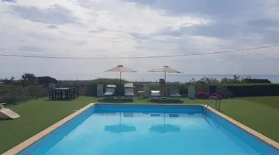 Piscina di Uno sguardo in paradiso o nelle vicinanze