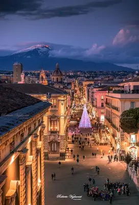 Vista generica su Biancavilla o vista sulla città dall'interno della casa vacanze