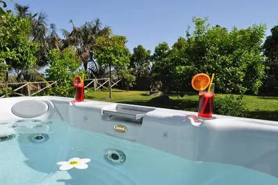 Piscina di Villa Praiola - Exclusive seafacing mansion with pool and Jacuzzi o nelle vicinanze