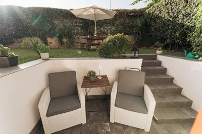 Giardino di Grey's Apartment