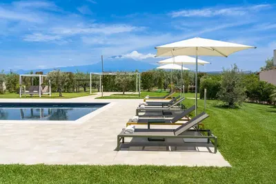 Piscina di Nèroli Bio Relais o nelle vicinanze
