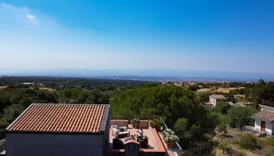 Paesaggio naturale nelle vicinanze della villa