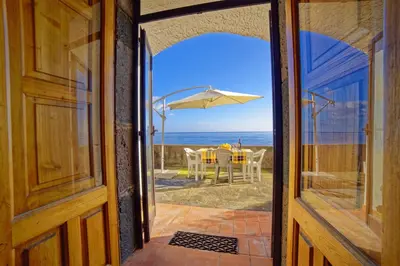 Vista generica sul mare o vista sul mare dall'interno della casa vacanze