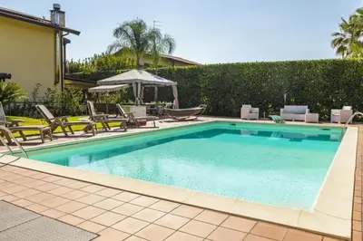 Piscina di Villa Romano o nelle vicinanze