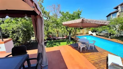 Piscina di Villa Etna o nelle vicinanze
