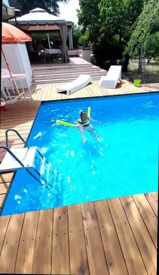 Piscina di Villa Etna o nelle vicinanze