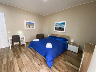 Letto o letti in una camera di VIOLET HOUSE.