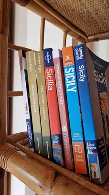 Biblioteca nella casa vacanze