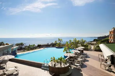 Piscina di Four Points by Sheraton Catania Hotel o nelle vicinanze