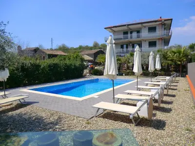 Piscina di Cozy Etna Apartment with Pool o nelle vicinanze