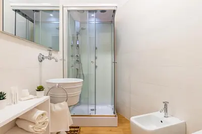 Bagno di Aurora Rooms