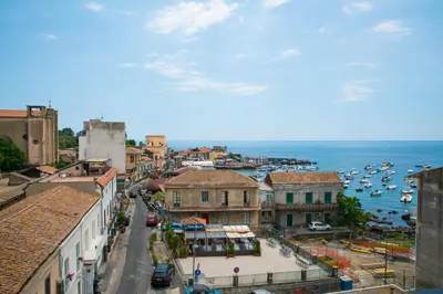 Vista generica sul mare o vista sul mare dall'interno dell'appartamento
