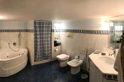 Bagno di The Trip House - Between the center and the sea - Free WIFI and Jacuzzi
