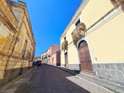 Il quartiere o una zona nella vicinanze della villa