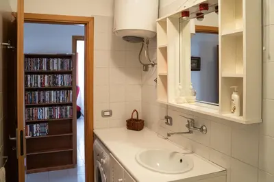 Biblioteca nell'appartamento