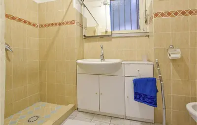 Bagno di 1 Bedroom Awesome Apartment In Acireale