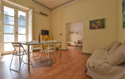 TV o dispositivi per l'intrattenimento presso 1 Bedroom Awesome Apartment In Acireale