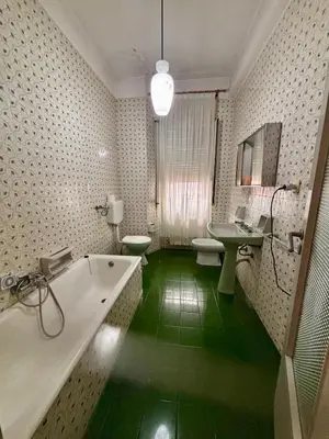 Bagno di Appartamento turistico Giarre Offre Camera in condivisione Euro 300 al mese