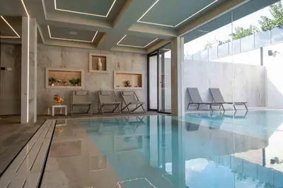 Piscina di Divina Charme o nelle vicinanze