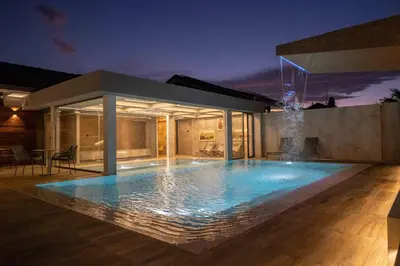 Piscina di Divina Charme o nelle vicinanze