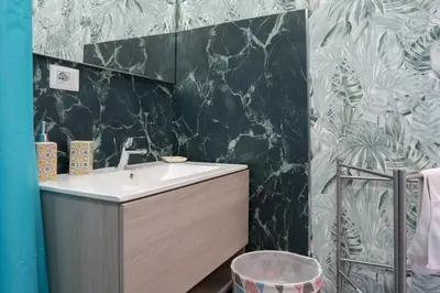 Bagno di Tra l'Etna e il mare via Oberdan