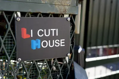 Certificato, attestato, insegna o altro documento esposto da Li Cuti House - Lungomare Self Check-in